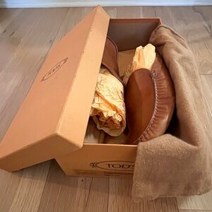 Tod's Men’s Tan Leather Shoes